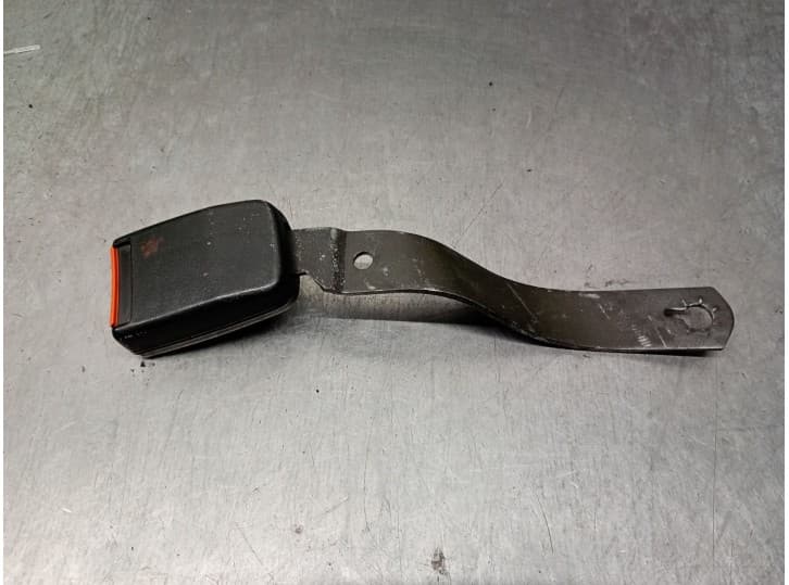 Recambio de enganche cinturon delantero izquierdo para volkswagen passat b2 variant (33b) 1.6 d referencia OEM IAM 321857755M 32