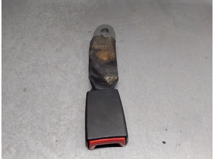 Recambio de enganche cinturon trasero central para skoda felicia ii station wagon (6u5) 1.6 referencia OEM IAM 6U0857713B 6U0857