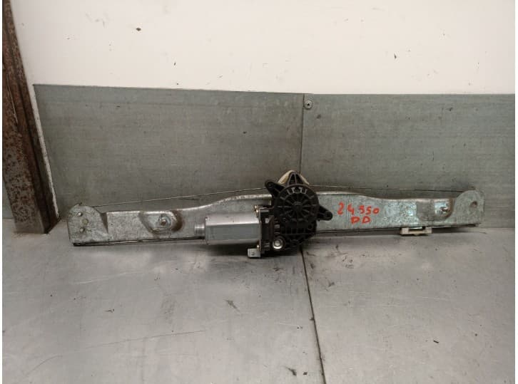 Recambio de elevalunas delantero derecho para nissan atleon 120 3.0 referencia OEM IAM 807009X60A 807009X60A