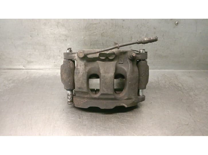 Recambio de pinza freno delantera derecha para nissan atleon 120 3.0 referencia OEM IAM 410019X426 410019X426