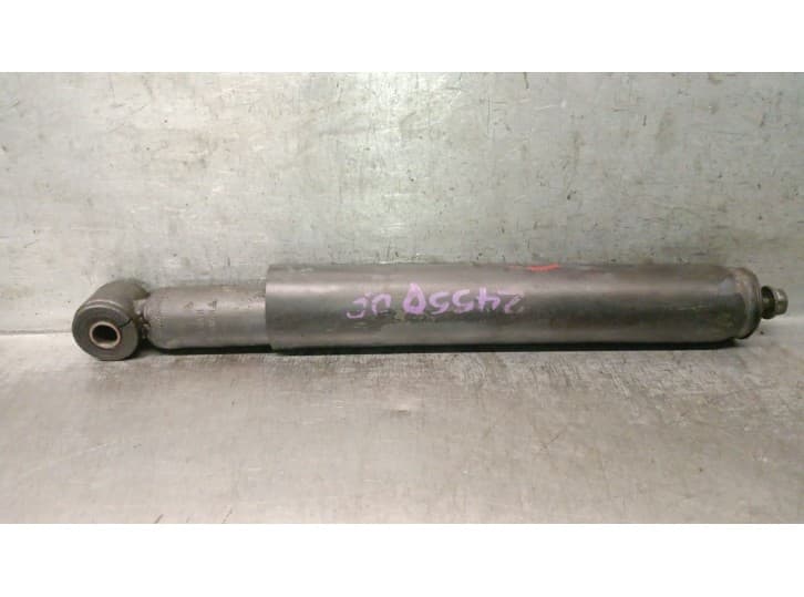Recambio de amortiguador delantero derecho para nissan atleon 120 3.0 referencia OEM IAM 56100D6200 56100D6200 61816