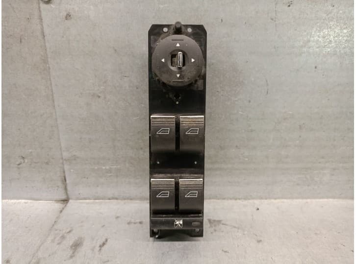 Recambio de mando elevalunas delantero izquierdo para ford kuga ii (dm2) 1.6 ecoboost referencia OEM IAM AM5T14A132CA 1850432