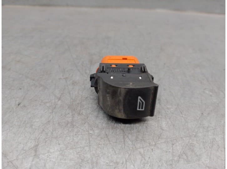 Recambio de mando elevalunas delantero derecho para ford transit courier b460 furgoneta/monovolumen 1.5 tdci referencia OEM IAM