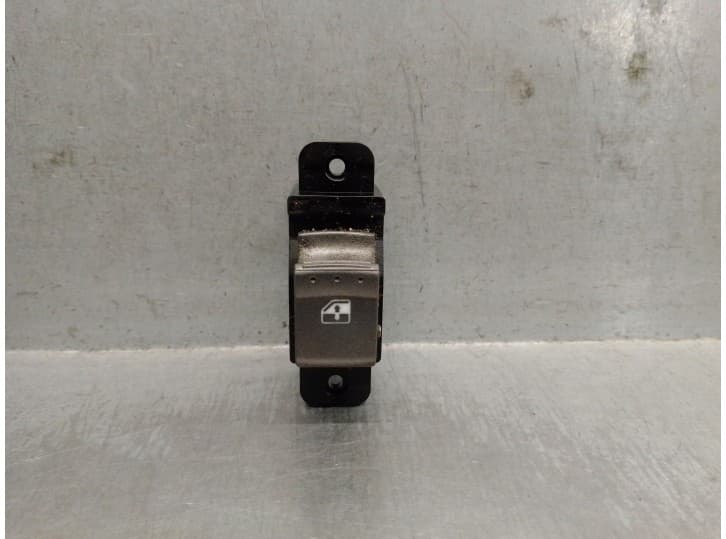 Recambio de mando elevalunas trasero izquierdo para ssangyong actyon i 2.0 xdi referencia OEM IAM 8583009010HCX 8583009010HCX