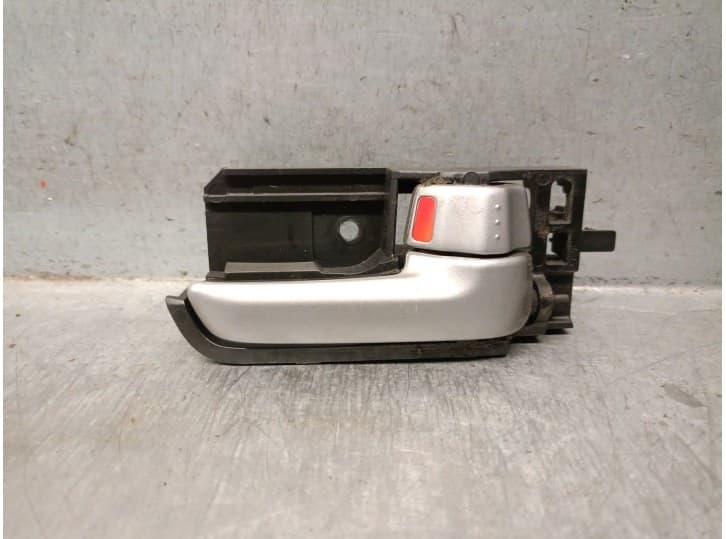 Recambio de maneta interior delantera derecha para suzuki swift iii (mz, ez) 1.3 ddis (rs 413d) referencia OEM IAM 8311062J10BWL