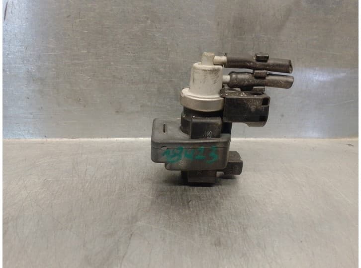 Recambio de electrovalvula vacio para kia cerato i sedán (ld) 1.6 crdi referencia OEM IAM 70027200 70027200 PIERBURG