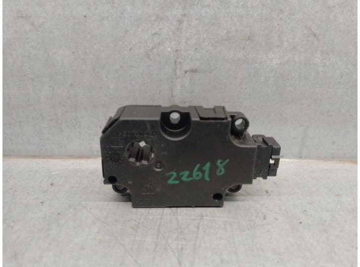 Recambio de motor apertura trampillas climatizador para mercedes-benz gla (h247) gla 200 d 4-matic (247.713) referencia OEM IAM