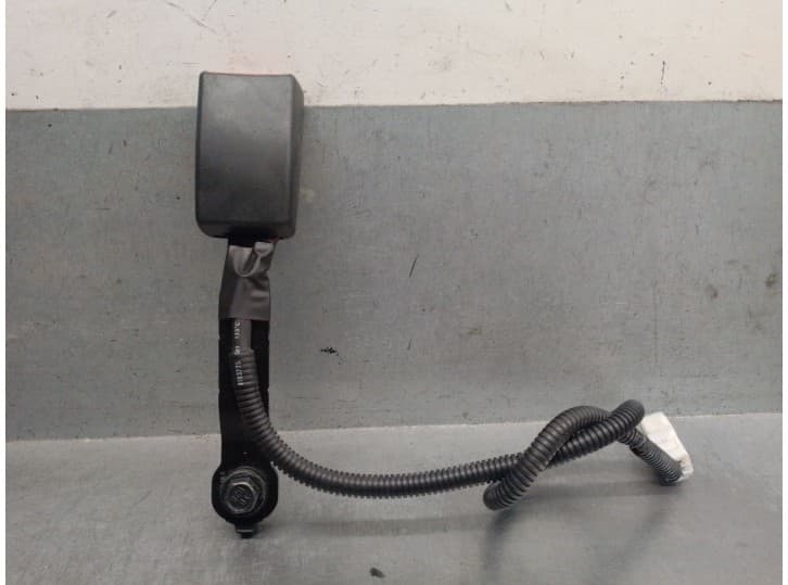Recambio de enganche cinturon delantero izquierdo para hyundai elantra v sedán (md, ud) 1.6 referencia OEM IAM 888303X100RY 8883