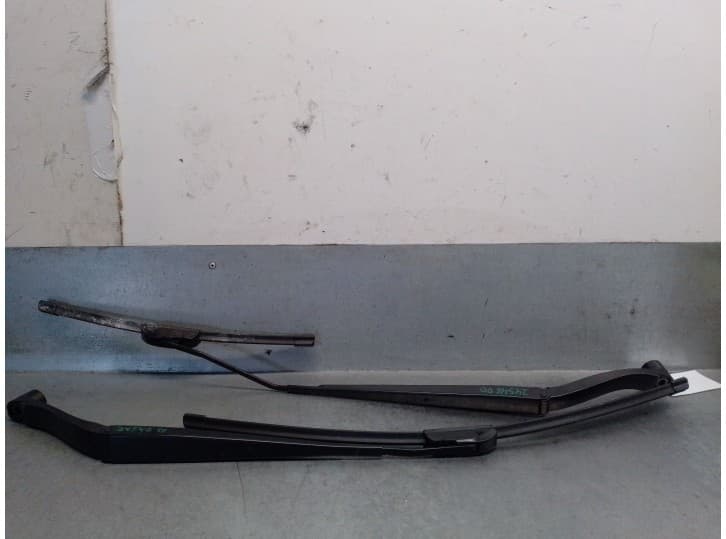 Recambio de brazo limpia delantero derecho para renault koleos ii (hc_) 2.0 dci 175 (hcak) referencia OEM IAM 288866FR0A 288866F