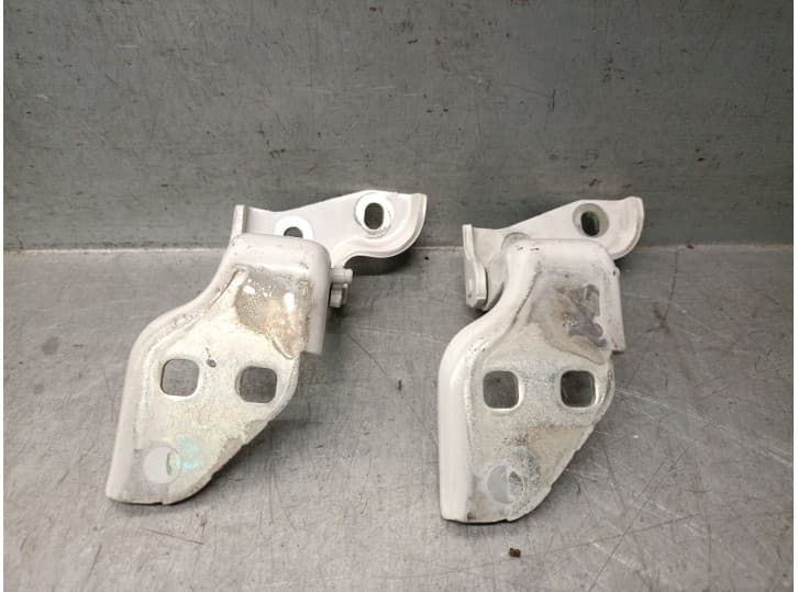 Recambio de bisagra puerta delantera izquierda para citroën jumper furgon l2 h2 2.2 blue hdi 120 referencia OEM IAM A046574 4635