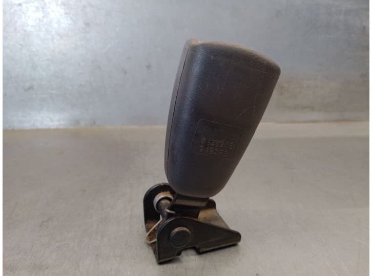 Recambio de enganche cinturon trasero izquierdo para volvo s80 i (184) 2.5 tdi referencia OEM IAM 9156905 9156905