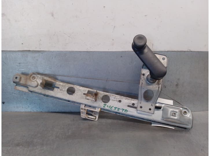 Recambio de elevalunas trasero derecho para renault megane ii station wagon (km0/1_) 1.5 dci (km16, km1e) referencia OEM IAM 820