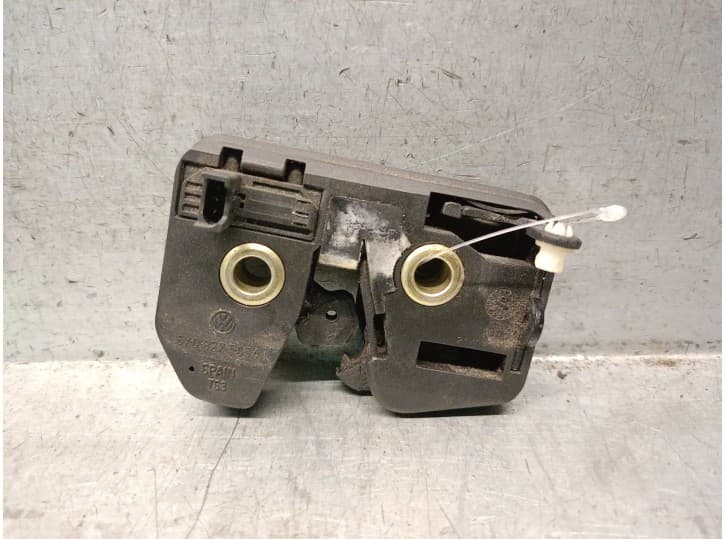 Recambio de cerradura maletero / porton para volkswagen polo (6n2) 1.4 16v referencia OEM IAM 6X0827505A 6X0827505A