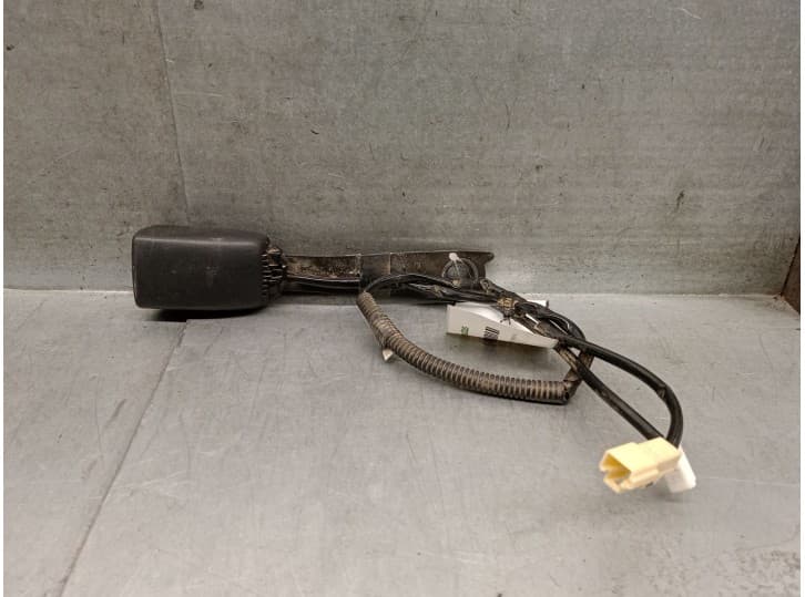 Recambio de enganche cinturon delantero derecho para toyota rav 4 iii (_a3_) 2.0 4wd (aca30_) referencia OEM IAM 7323042140B0 73