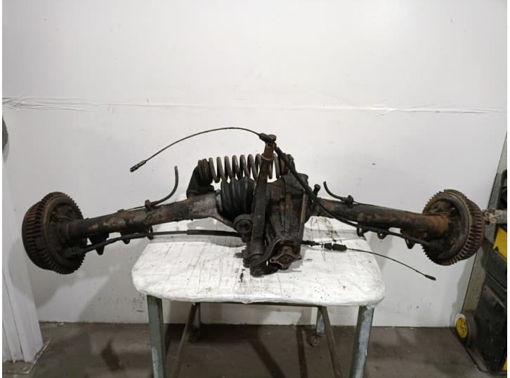 Recambio de puente trasero para mercedes-benz heckflosse (w110) 190 c (110.010) referencia OEM IAM 5898916
