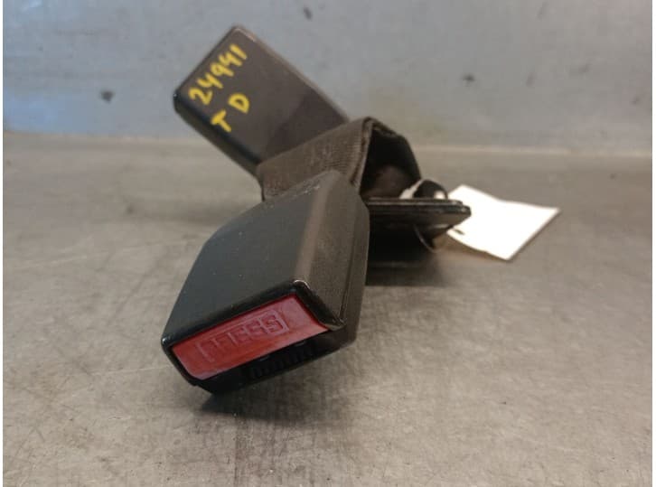 Recambio de enganche cinturon trasero derecho para citroën c4 i sedán 1.6 hdi referencia OEM IAM 96708531XX 8975RX