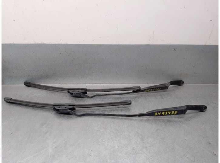 Recambio de brazo limpia delantero derecho para opel vectra b station wagon (j96) 1.8 i 16v (f35) referencia OEM IAM 90504175 62