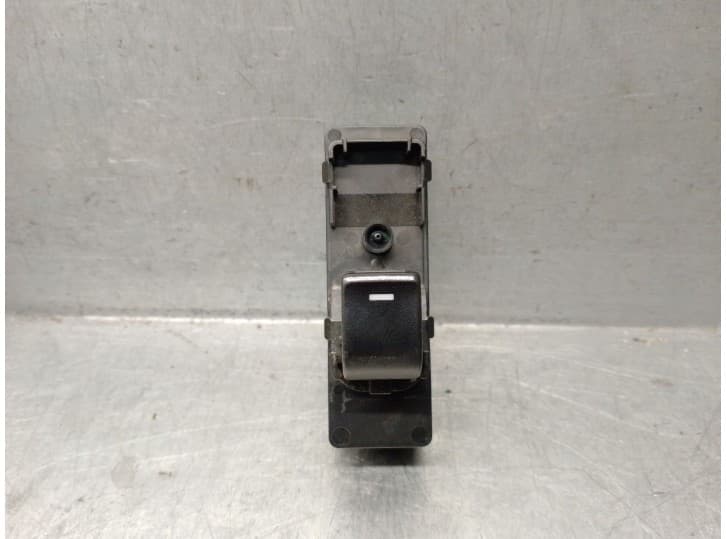 Recambio de mando elevalunas delantero derecho para mazda 6 station wagon (gj, gl) 2.2 d referencia OEM IAM GKL166370A GKL166370