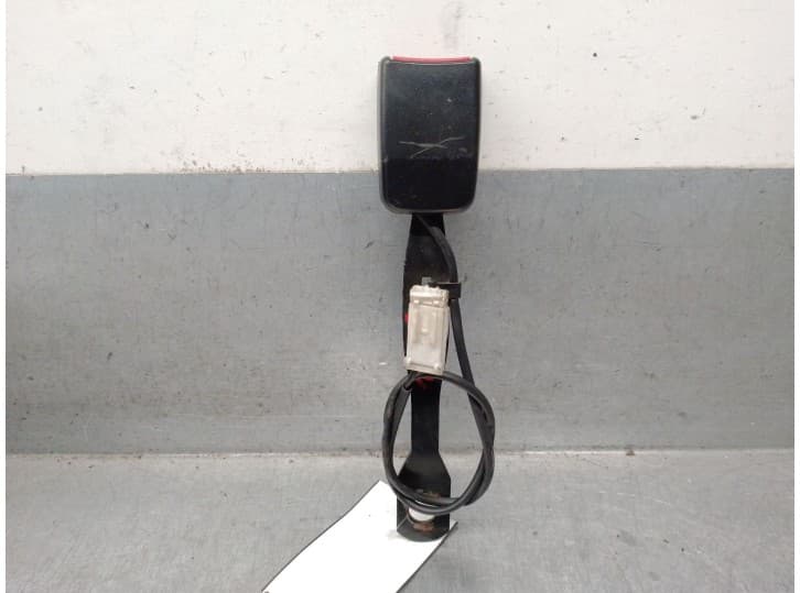 Recambio de enganche cinturon delantero izquierdo para ssangyong rexton / rexton ii (gab_) 2.7 xdi 4x4 referencia OEM IAM 746240