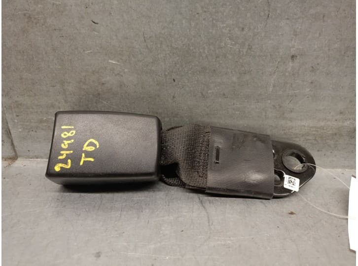 Recambio de enganche cinturon trasero derecho para chevrolet orlando (j309) 2.0 d referencia OEM IAM 688309590 13310116