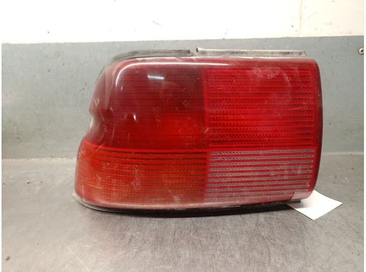 Recambio de piloto trasero izquierdo para ford escort v (aal, abl) 1.6 i 16v referencia OEM IAM 93AG13N004BA 1052434