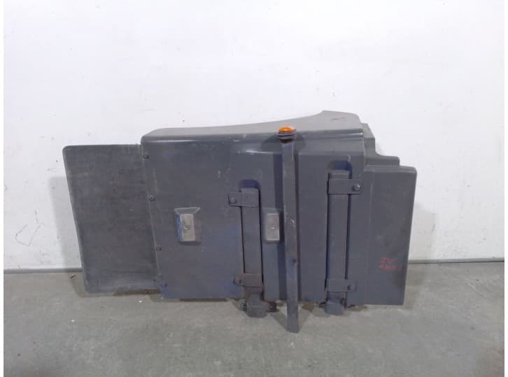 Recambio de paso de rueda delantero izquierdo para nissan atleon 120 3.0 referencia OEM IAM 631159X400 631159X400