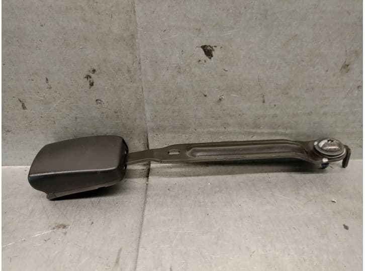 Recambio de enganche cinturon delantero derecho para renault fluence (l3_) z.e. referencia OEM IAM 878162915R 878162915R