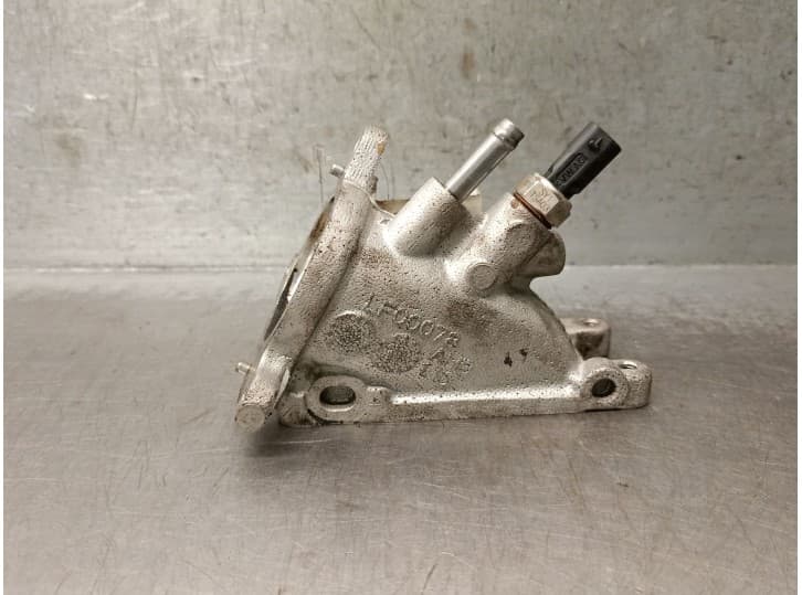 Recambio de tubo para volkswagen caddy iv furgoneta/monovolumen (saa, sah) 2.0 tdi referencia OEM IAM 04L128637A 04L128637A