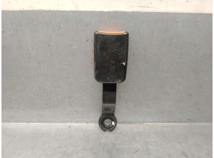 Recambio de enganche cinturon delantero derecho para mercedes-benz vito autobús (w638) 112 cdi 2.2 (638.194) referencia OEM IAM