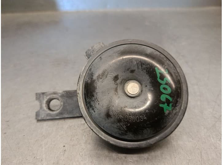 Recambio de claxon para ssangyong rexton (y400, y450) 2.2 xdi a las 4 ruedas (poe) referencia OEM IAM 8668009000