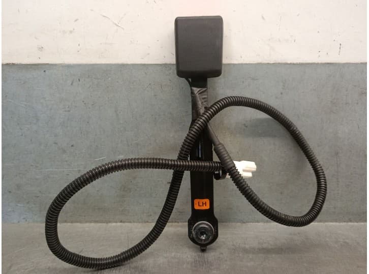 Recambio de enganche cinturon delantero izquierdo para hyundai i10 iii (ac3, ai3) 1.0 mpi referencia OEM IAM 88830K7200