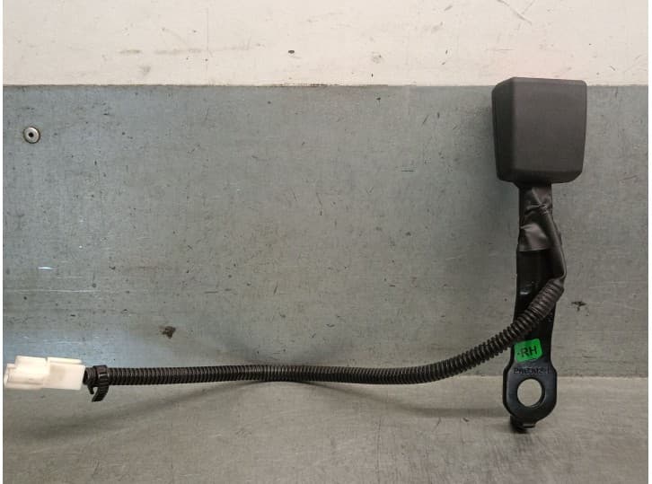 Recambio de enganche cinturon delantero derecho para hyundai i10 iii (ac3, ai3) 1.0 mpi referencia OEM IAM 88840K7000