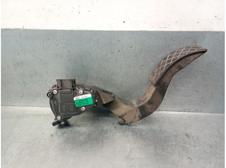 Recambio de potenciometro pedal para audi a4 b6 descapotable (8h7) 1.8 t referencia OEM IAM 8E1721523G 8E1721523G 6PV00837505
