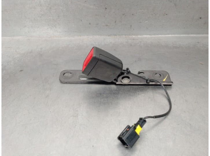 Recambio de enganche cinturon trasero izquierdo para fiat 500e (332_) elektro 3+1 (fa1) referencia OEM IAM 7357257660 735725766