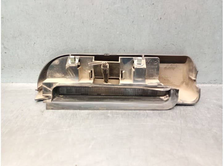 Recambio de luz central de freno para opel combo furgón/monospace 1.3 cdti 16v referencia OEM IAM 09179554 1222682