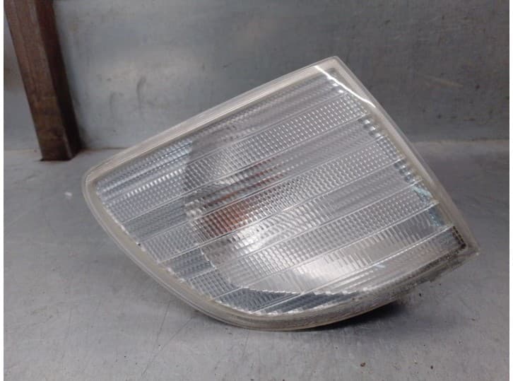 Recambio de piloto delantero derecho para mercedes-benz clase v (638/2) v 230 td (638.274) referencia OEM IAM A6388200921 A63882