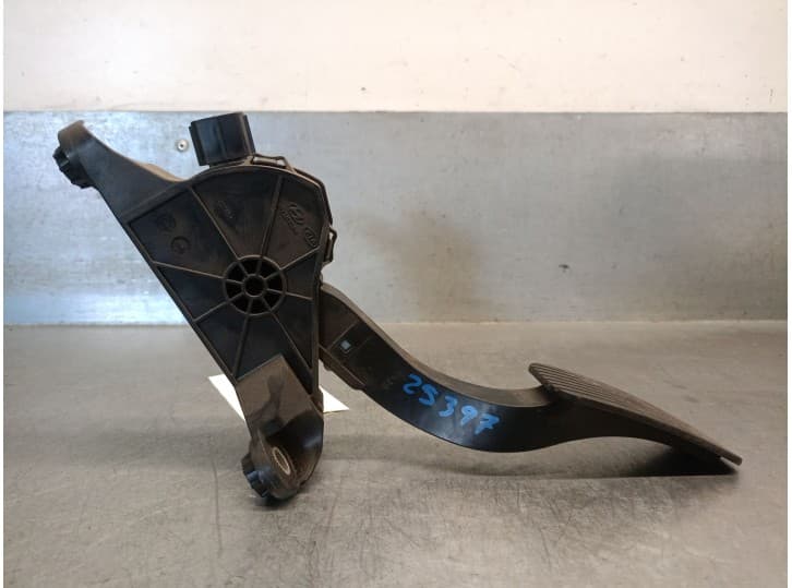 Recambio de potenciometro pedal para hyundai i30 fastback (pde, pden) 1.4 t-gdi referencia OEM IAM 32700G4200 32700G4200