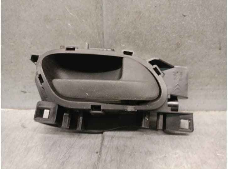 Recambio de maneta interior delantera derecha para toyota proace furgoneta (mdz_) 1.5 d4d (mdz8) referencia OEM IAM SU001A2741 S