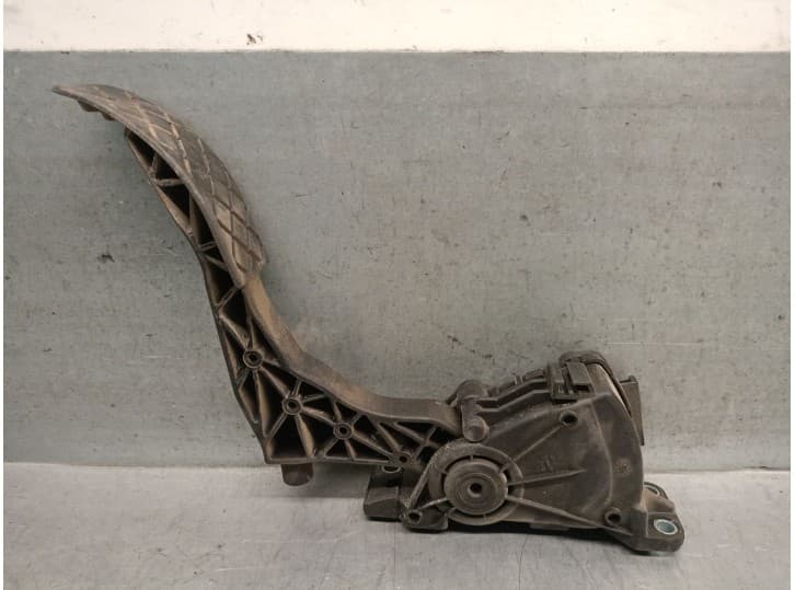 Recambio de potenciometro pedal para volkswagen amarok (2ha, 2hb, s1b, s6b, s7a, s7b, agd) 3.0 tdi 4motion referencia OEM IAM 6Q