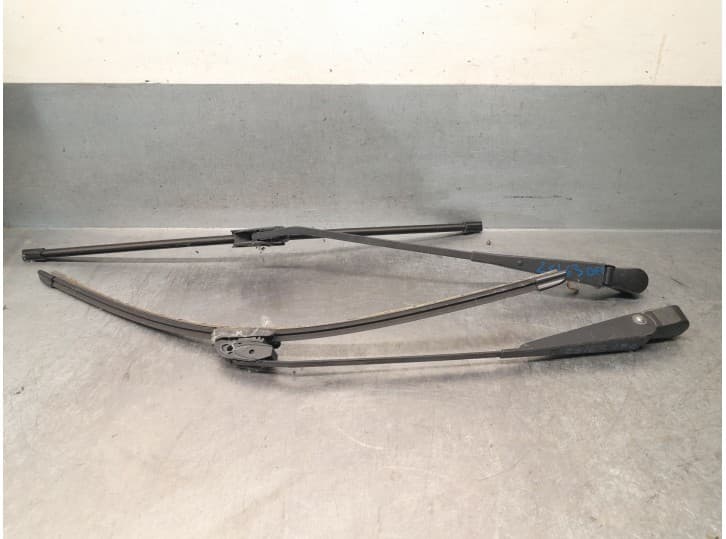 Recambio de brazo limpia delantero derecho para iveco daily ii furgoneta 35-10 (15034111, 15034204, 15034211, 15034215, 15034217