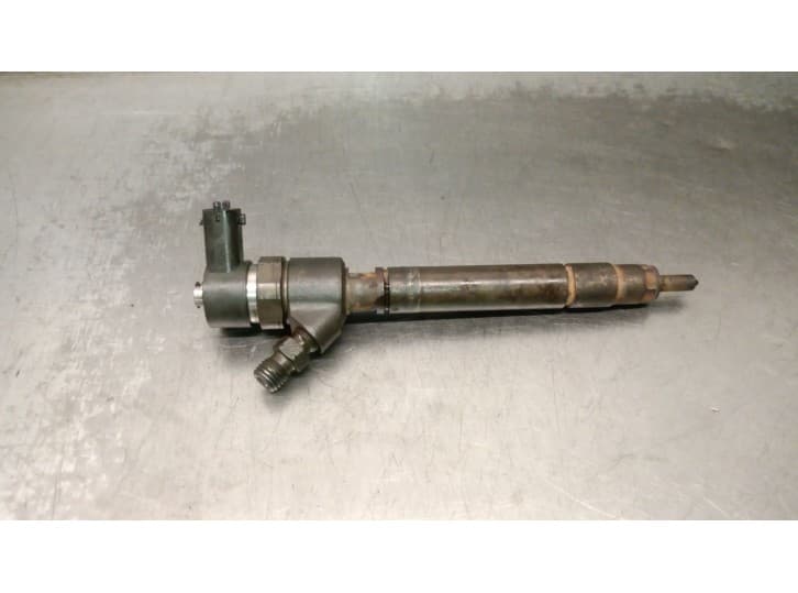 Recambio de inyector para volvo xc90 i (275) d5 awd referencia OEM IAM 30750283 0445110251