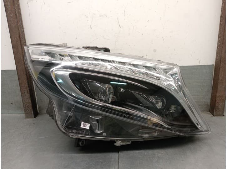 Recambio de faro derecho para mercedes-benz clase v (w447) v 250 cdi / d (447.811, 447.813, 447.815) referencia OEM IAM A4479061