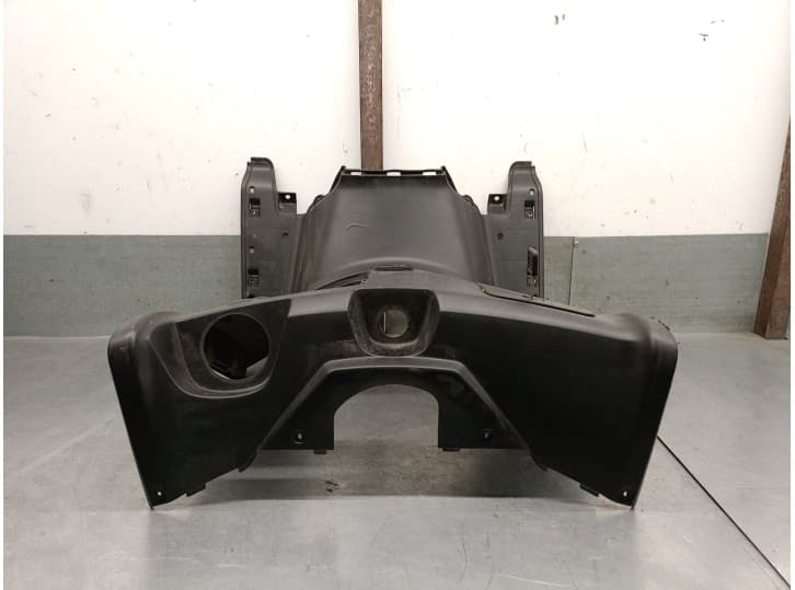 Recambio de panel frontal para kymco xciting xciting 500i r (t7) referencia OEM IAM 81131LBA2E000 81131LBA2E000