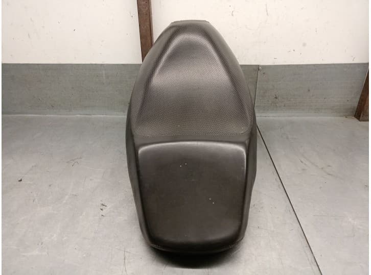 Recambio de asiento para keeway arn arn 150 referencia OEM IAM 153QMI3 153QMI3