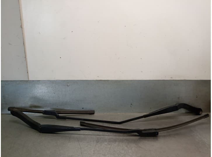 Recambio de brazo limpia delantero derecho para opel vivaro b furgoneta (x82) 1.6 cdti (05) referencia OEM IAM 93867989 4422787