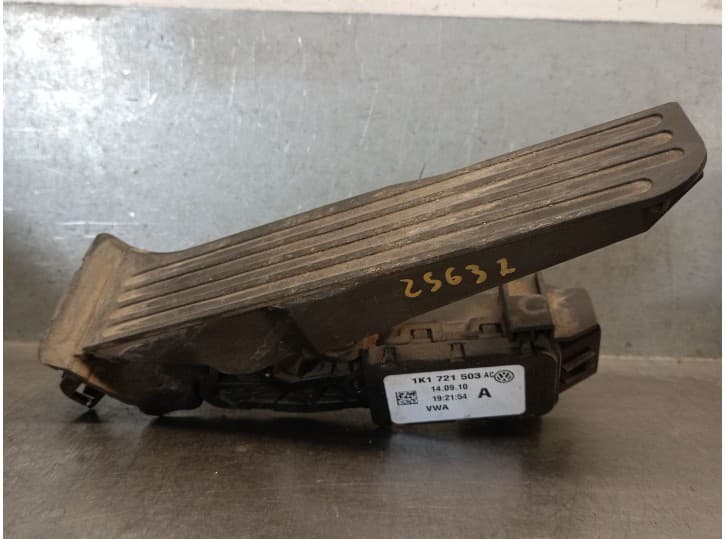 Recambio de potenciometro pedal para skoda superb ii (3t4) 1.6 tdi referencia OEM IAM 1K1721503AC 1K1721503AB