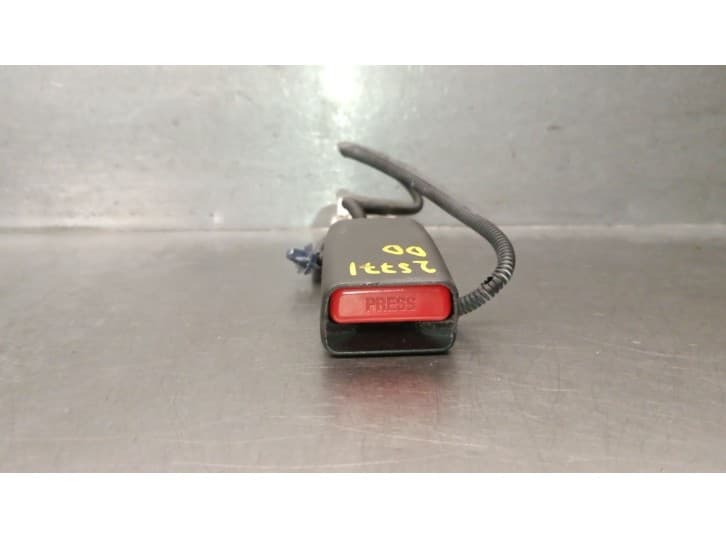 Recambio de enganche cinturon delantero derecho para honda hr-v (ru) 1.6 i-dtec (ru8) referencia OEM IAM N16A3