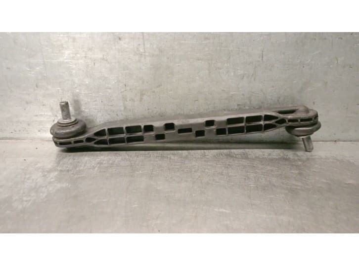Recambio de bieleta estabilizadora delantera izquierda para skoda kamiq (nw4) 1.0 tsi referencia OEM IAM 2Q0411315 2Q0411315