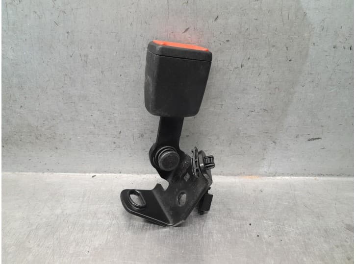 Recambio de enganche cinturon trasero derecho para skoda kamiq (nw4) 1.0 tsi referencia OEM IAM 654857807B 654857807B