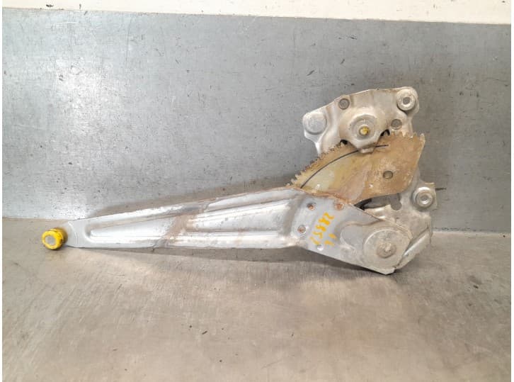 Recambio de elevalunas trasero izquierdo para toyota corolla liftback (_e11_) 1.6 (ae111_) referencia OEM IAM 6984012320 6984012